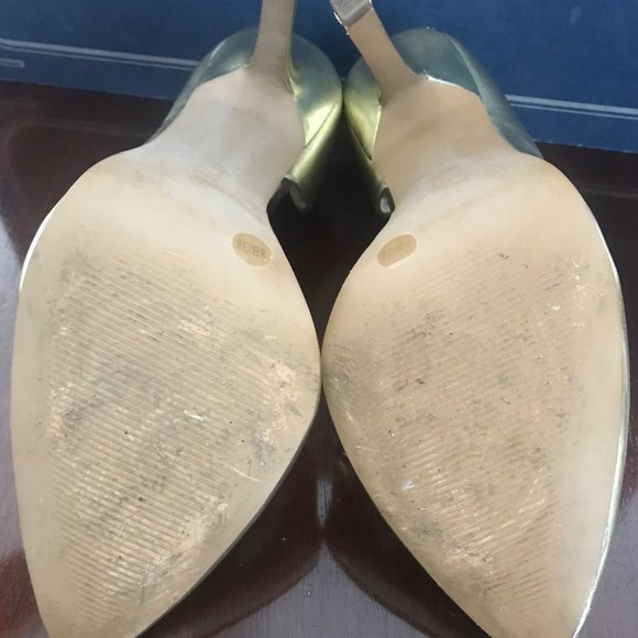 BCBG Paris Gold d'Orsay High Heels, 8, 4" heel - Picture 4 of 9
